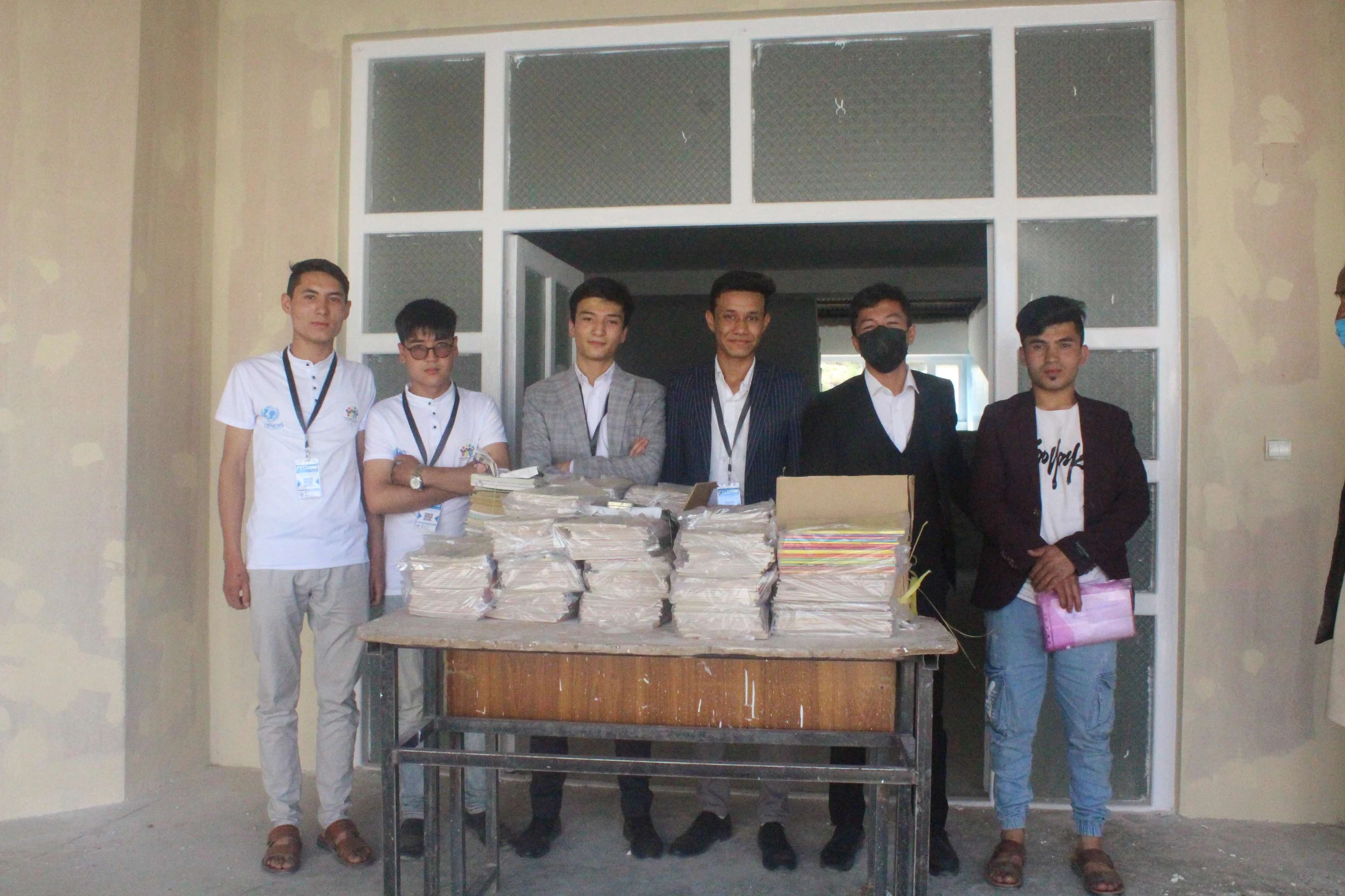 Hundreds of Books Distributed to Seyed Al-Shuhada High School